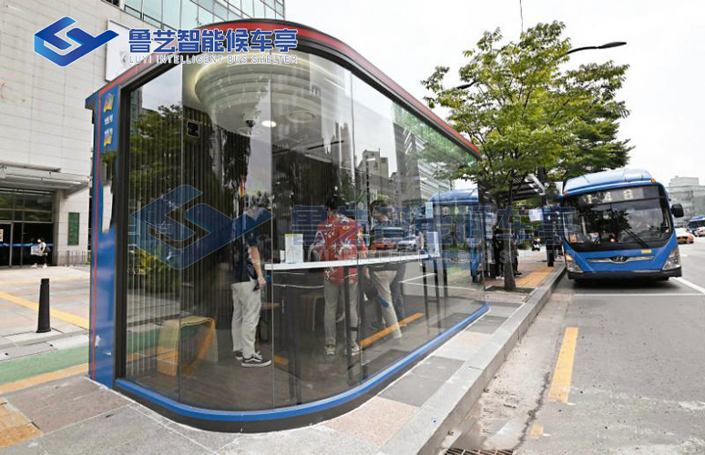 建設(shè)智能新穎的候車亭現(xiàn)在是很多城市發(fā)展的趨勢