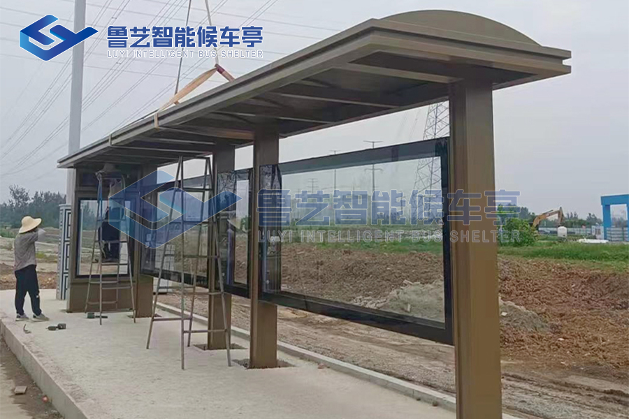 湖北公交候車(chē)亭項(xiàng)目落成，創(chuàng)新設(shè)計(jì)與優(yōu)質(zhì)服務(wù)相得益彰